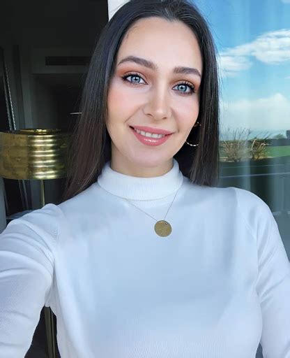 Gulsim Ali Hot Images Role As A Aslihan Hatun In Ertugrul