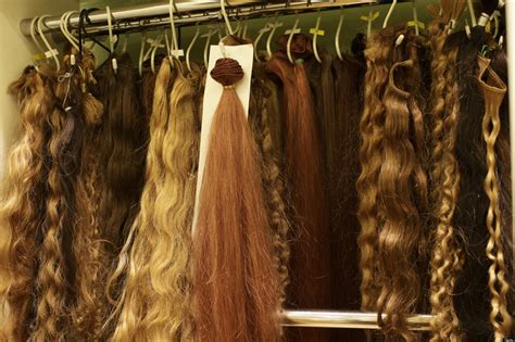Buy hair extensions uk online from market hair extension uk, the leading shop by color jet black(#1) natural black(#1b) dark brown(#2) medium brown(#4) ash brown ,hair wefts,micro loops hair extensions,etc. Hair Extension Black Market Causing Rash Of Thefts | HuffPost
