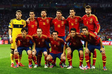 Cuando españa se proclamó campeona de la eurocopa en austria y suiza, rompió con todos los complejos fruto de más de cuatro décadas de vacío. La Selección Española en la final de la Eurocopa 2012 ...