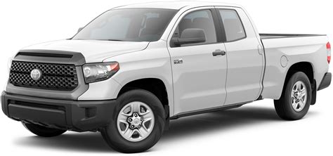 The japanese automakers lag behind the domestics when it comes to pickup sales volumes, and so toyota has slimmed down the tundra for 2020 by dropping one of its two available engines. 2019 Toyota Tundra Incentives, Specials & Offers in Baton Rouge LA