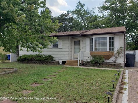 1016 Fischer Blvd, Toms River Township, NJ 08753 - MLS 22218772