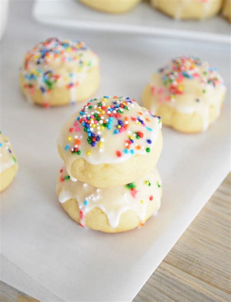 When cookies are cool, whisk powdered sugar, remaining 1 tsp. The Best Italian Anise Christmas Cookies - Best Recipes Ever