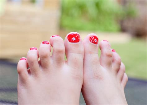 3monkeysjumping 156365 Painted Toes