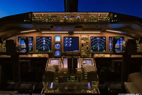 Boeing 777 Cockpit View