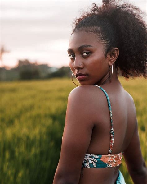 Pesona 6 Seleb Wanita Asal Papua Cantiknya Khas