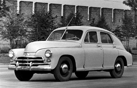 50 Vintage Pics Show Cars Of The Soviet Union From Between The 1950s