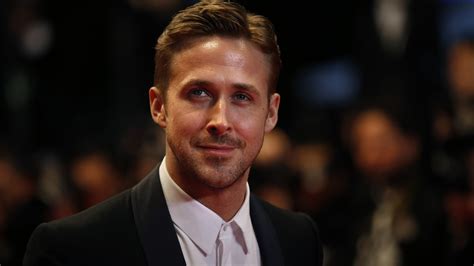 Download 1920x1080 Wallpaper Ryan Gosling Famous Actor Suit Smile Full Hd Hdtv Fhd 1080p