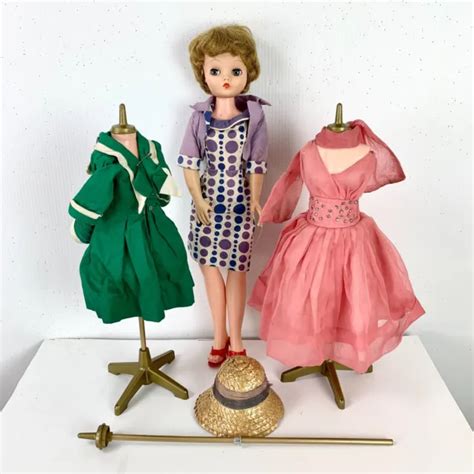 Vintage Deluxe Reading Candy Fashion Doll 21in 3 Outfits 2 Mannequins