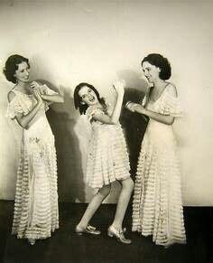 The Gumm Sisters S Future Judy Garland Centre Judy Garland Actresses Singer