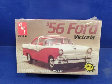 Amt 1956 Ford Victoria Hardtop 3 In 1 Model Kit 6547 125 Scale Opened