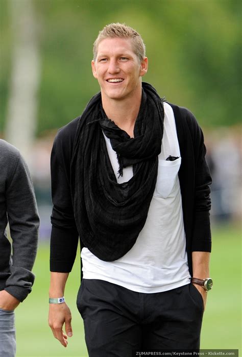 In bastian schweinsteiger является братом tobias schweinsteiger (ассистент тренера нюрнберг). bastian schweinsteiger #654283 - uludağ sözlük galeri