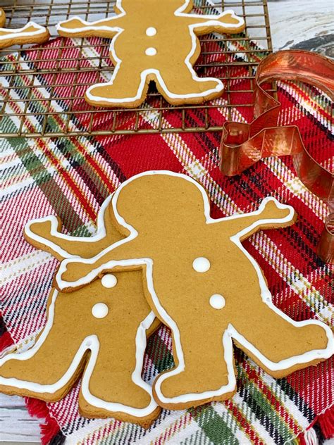 Classic Gingerbread Men Cookies Recipe For Christmas