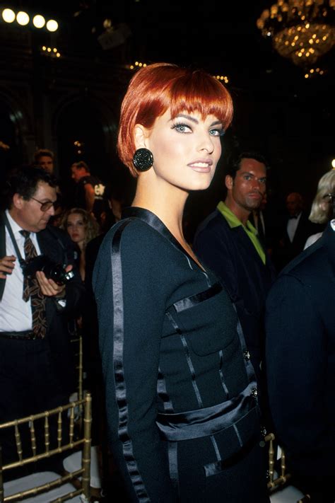 Linda Evangelista Οι καλύτερες αρχειακές φωτογραφίες του Supermodel των 90s Voguegr