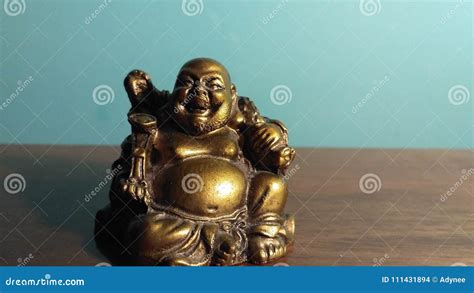Risa De La Estatua De Buda Foto De Archivo Imagen De Casero 111431894