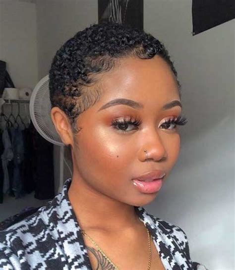 This short straight hairdo is simple and effective style option for a serious woman who wishes to look elegant regardless of her age. 20+ Short Natural Hairstyles for Black Women | Short ...