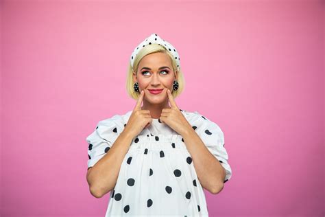 In her first public appearance since the big reveal, perry posed for pictures at the icc women's. Katy Perry Says She's Not Scared Of Experiencing The Agony Of Childbirth Any Day Now - Here's ...