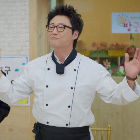 Hukuki bir savaştan sonra lisansı kısa bir süre için iptal edilmiştir ve bunu bir müddet kafa dinlemek için değerlendirmeyi. My Lawyer, Mr. Jo Episode 8 - MyDramaList