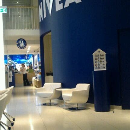 Öffnungszeiten von nivea haus in unter den linden 28, 10117, mitte, berlin deutschland inklusive kontaktdaten wie adresse, telefonnummer, webseite, anfahrtsplan u.a. NIVEA Haus Berlin - Cosmetics Shop in Unter den Linden