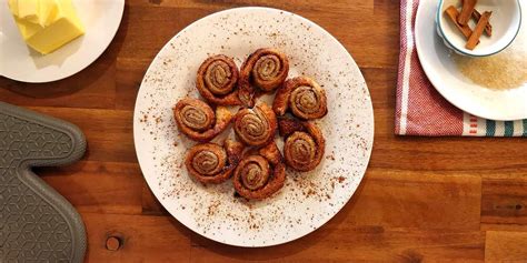 Recipe How To Make Puff Pastry Cinnamon Rolls Rediff