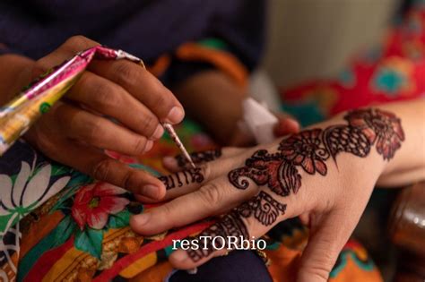 what is a henna tattoo and how does it cost 2022 everything you need to know restorbio