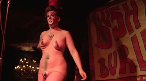 Darlinda Just Darlinda Nuda Anni In Getting Naked A Burlesque Story