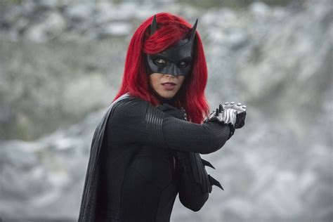 Batwoman Boss Details Decision To Create New Lead Character Instead Of Recasting Ruby Rose