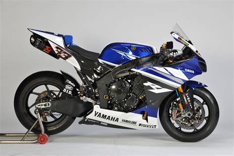 Yamaha Releases 2011 World Superbike Livery Forgets To Add Sponsors