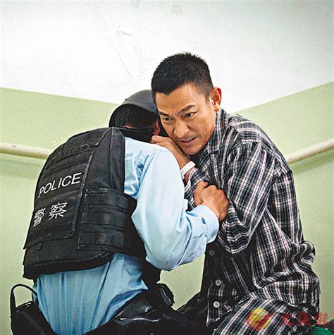 他有不少電影都由其他影星主演，諸如 張學友 、 劉德華 等等，但大多影迷對吳孟達的印象，還是周 15 同年，他在《賭俠》中仍然出演黑仔達。 次年，吳孟達在 劉德華 主演的《 天若有情 》中出演配. 劉德華怕大隻少做Gym - 香港文匯報