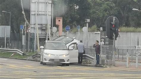健身心全人發展中心 進領醫學診斷中心 宏康醫學診斷中心 宏康正電子掃描中心 雅聯醫務協會. 沙田大涌橋路9小時內發生兩宗車禍 一宗導致的士乘客死亡 - 香港經濟日報 - TOPick - 新聞 - 社會 - D190423