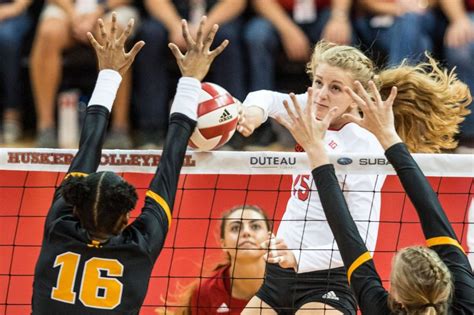 Husker Volleyball Chalks Up Another Win The Best Mix 1055