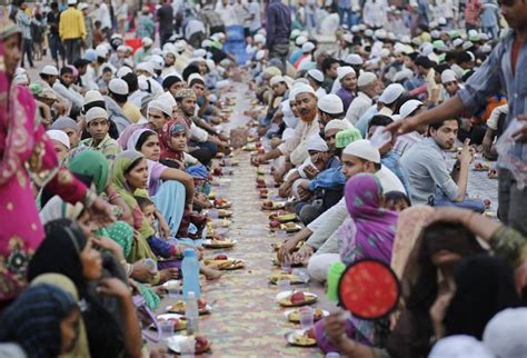 Ramadan 2014 Powerful Images Of Muslims Across The World Observing