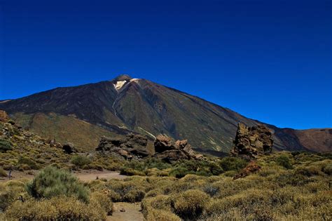 Teide excursions top tips 2018 update for drivers,cable cars,titsa buses,hotel and refugio accommodation,the license needed,fauna,flora and critical time factor info. Teide National Park - Travel guide at Wikivoyage