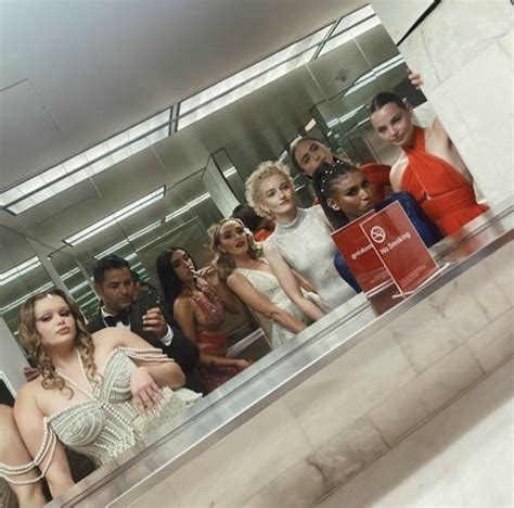 Met Gala Bathroom Selfie Red Carpet Behind The Scenes