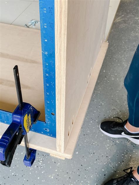 How To Build Basic Cabinet Boxes With Kreg Cabinet Boxes Diy Wall