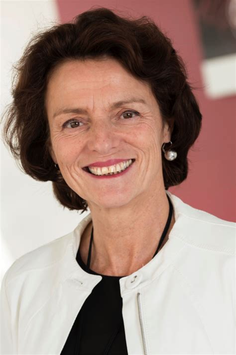 Креді агріколь банк на ринку 28 років, з 1993 р. Nicole Gourmelon, directeur général du Crédit agricole ...