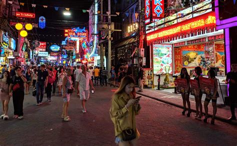 Pattaya Walking Street 11 Things To Do And Not To Do Toast To Thailand