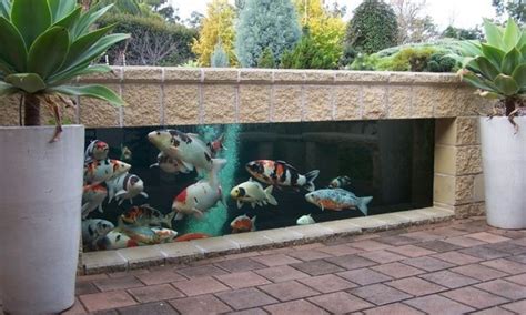 Namun bagi pemula yang baru saja membuat membangun rumah dengan bentuk mnimalis, tentunya butuh sesuatu yang cocok untuk menghiasi tamannya. 7 Desain Kolam Ikan Koi Minimalis Cantik, Terasa Lebih Asri!