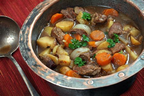 This Slow Cooker Irish Stew Recipe Is Perfect For Cozy Chilly Nights