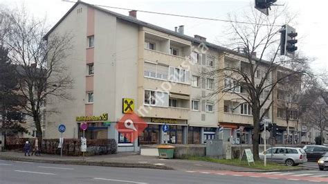 For example, a new bank store manager may have never experienced a bank robbery (and hopefully never will). Raiffeisenbank Leonding - Linz