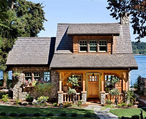 This Puget Sound Cottage Makes The Most Of A Narrow Lot Cottage Life