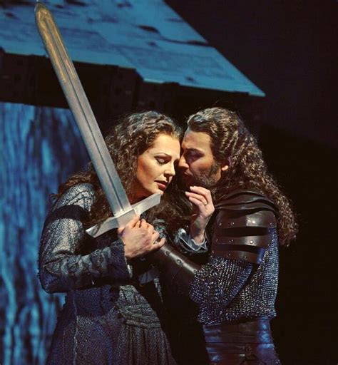 Eva Maria Westbroek As Sieglinde And Jonas Kaufmann As Siegmund In The Metropolitan Opera