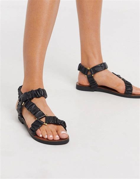 Las sandalias tipo Teva no solo prometen comodidad: son el hit de la