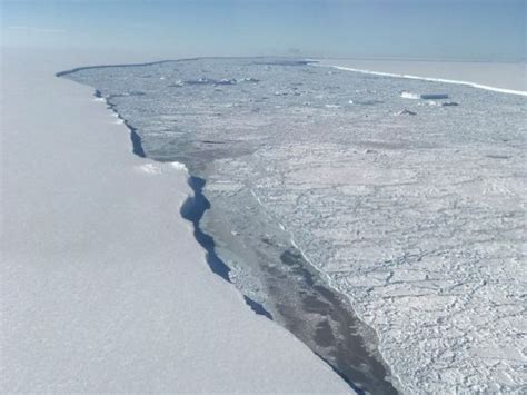 НАСА засне отблизо един от най големите айсберги в историята Земята