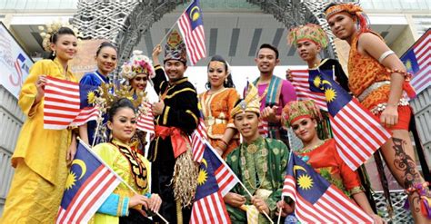 Kebebasan beragama dan kesamarataan definisi dan konsep perlembagaan perlembagaan persekutuan 30 perkara 153 membawa satu lagi dimensi hubungan etnik di malaysia apabila pembentukan malaysia pada 1963. Isu Negatif Perkauman (Masalah hubungan etnik)