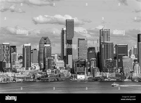 Seattle Skyline And Waterfront Stock Photo Alamy