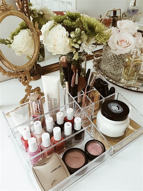 8 Chic Ways To Decorate Your Vanity Like A Parisian - WANDER x LUXE