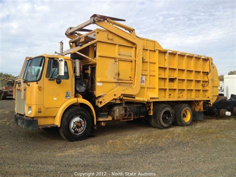 Volvogmc Garbage Hauling Truck General Motors Waste Management