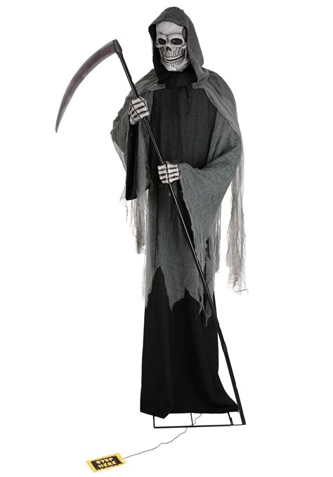 Life Size Animated Grim Reaper Is Only 70