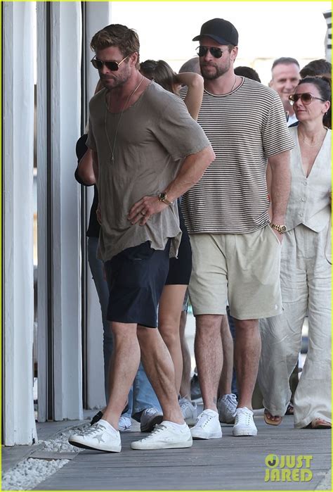 Chris And Liam Hemsworth Grab Dinner With Matt Damon While On Vacation In