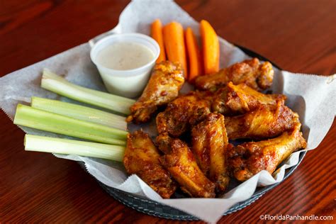 We all love a good steamboat & grill regardless of rain or shine. Local Insider Review of Steamboat Bar and Grill in 30A